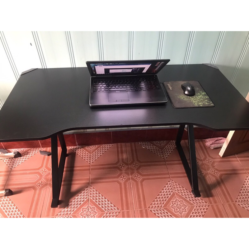Bàn  Gaming mặt gỗ thiết kế cá tính decor phòng game, Bàn Y,K Chân Sắt Chắc Chắn bền Bỉ DQ HOME