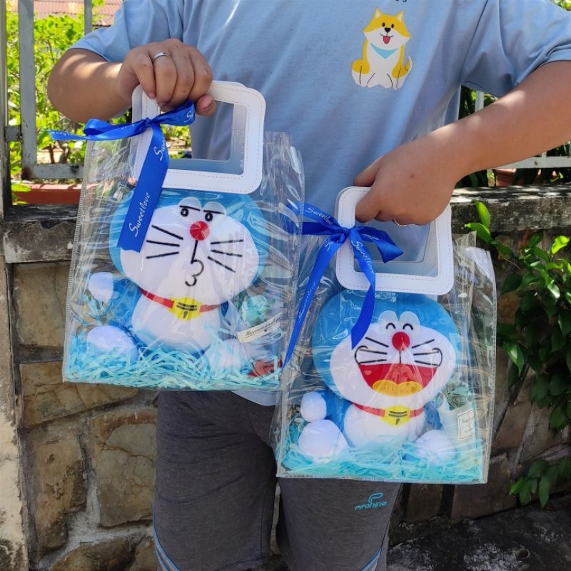 TÚI QUÀ TẶNG DORAEMON DỄ THƯƠNG, KÈM PHỤ KIỆN TRANG TRÍ VÀ LED LUNG LINH