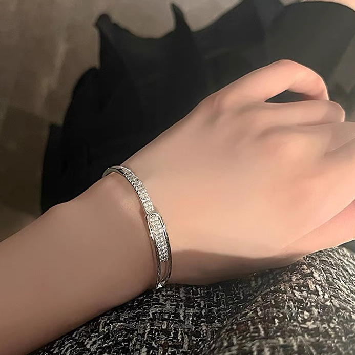 Vòng tay bạc nữ Tyche Girl over size kiểu dáng Hàn Quốc phong cách trẻ trung phù hợp đeo đi học, đi chơi TYCHE JEWELRY