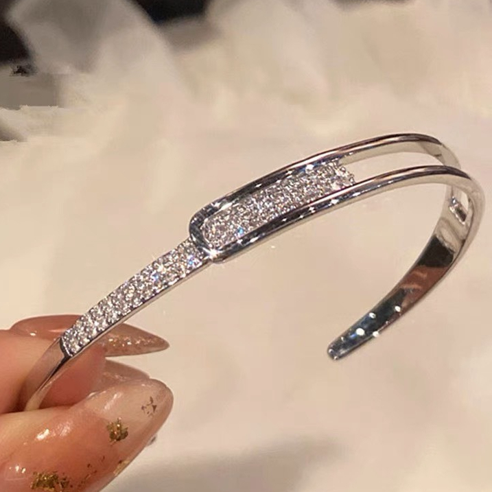 Vòng tay bạc nữ Tyche Girl over size kiểu dáng Hàn Quốc phong cách trẻ trung phù hợp đeo đi học, đi chơi TYCHE JEWELRY