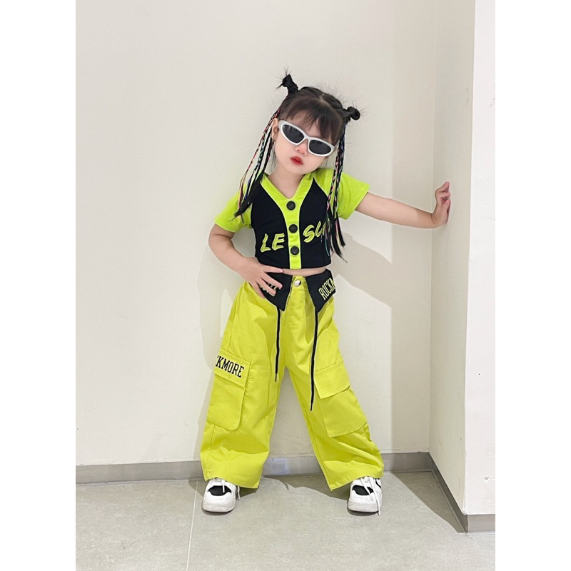 Set be gai chất ngất be đi học nhảy