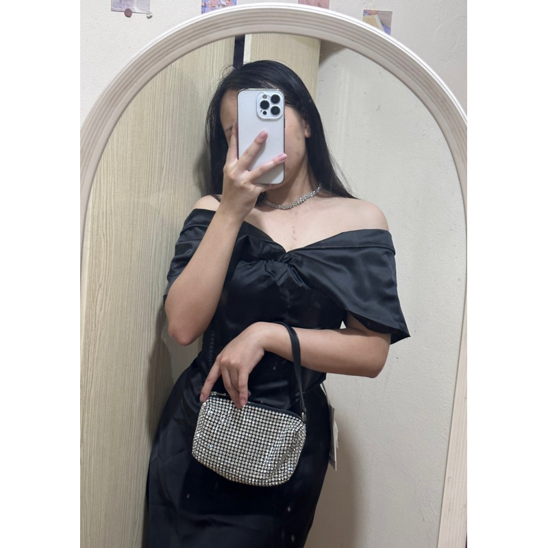 Chân váy lụa dáng dài đuôi cá nhẹ tênh mát mẻ sang chảnh