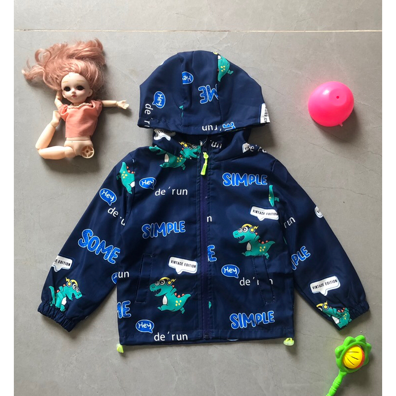 Áo khoác gió dành cho bé trai chất lượng tốt , xuất xứ :QUẢNG CHÂU