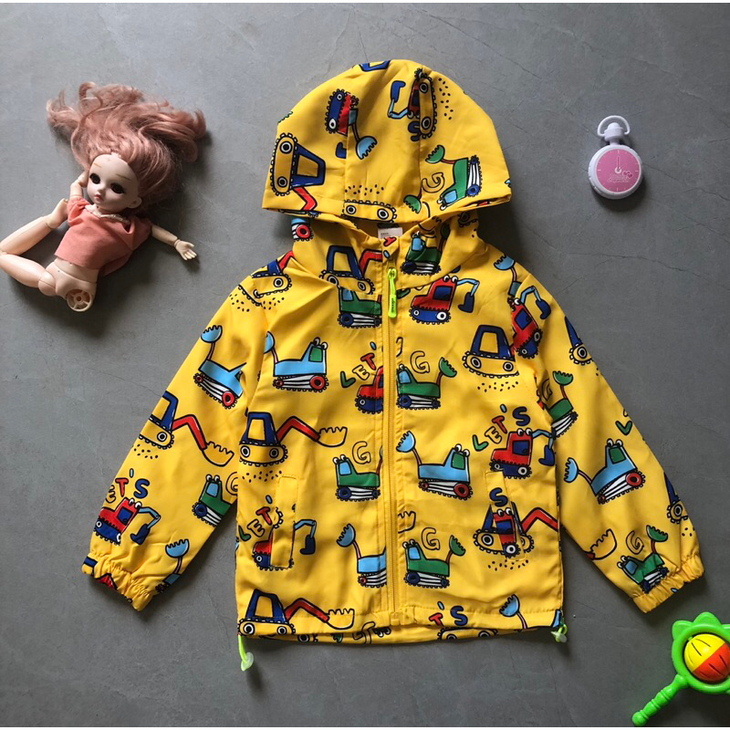 Áo khoác gió dành cho bé trai chất lượng tốt , xuất xứ :QUẢNG CHÂU