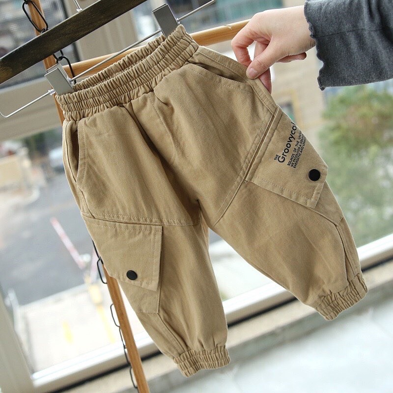 Quần dài kaki túi hộp dáng jogger IN CHỮ cho bé