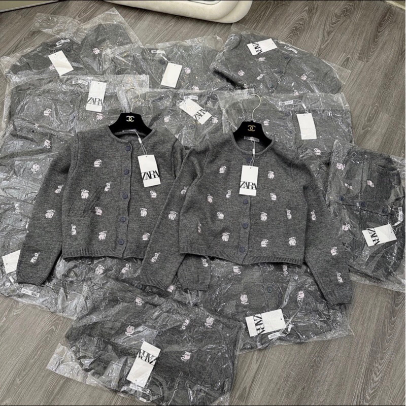 Khoác len thỏ thêu Zr