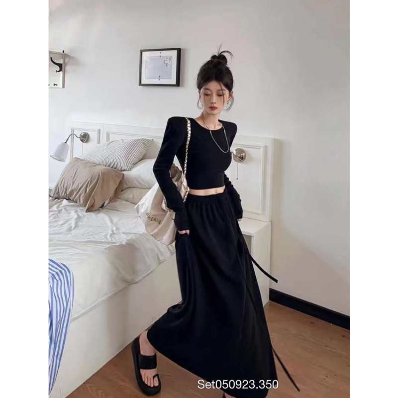 SET BỘ BOOSSTORE SET ÁO NHĂN KÈM VÁY YẾM