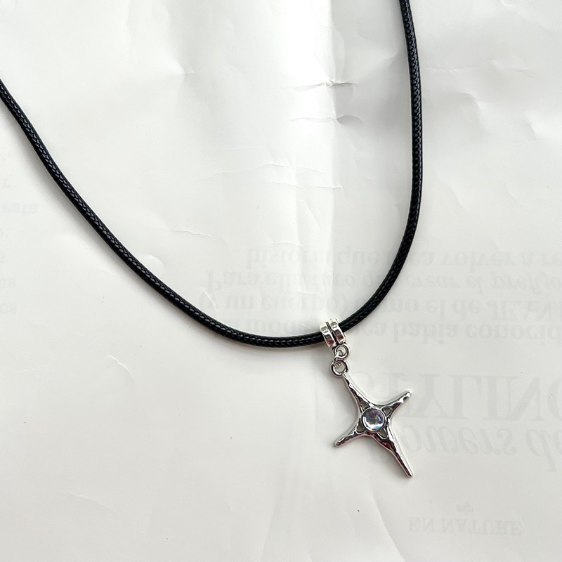 Vòng cổ dây da mặt sao chiếu lấp lánh