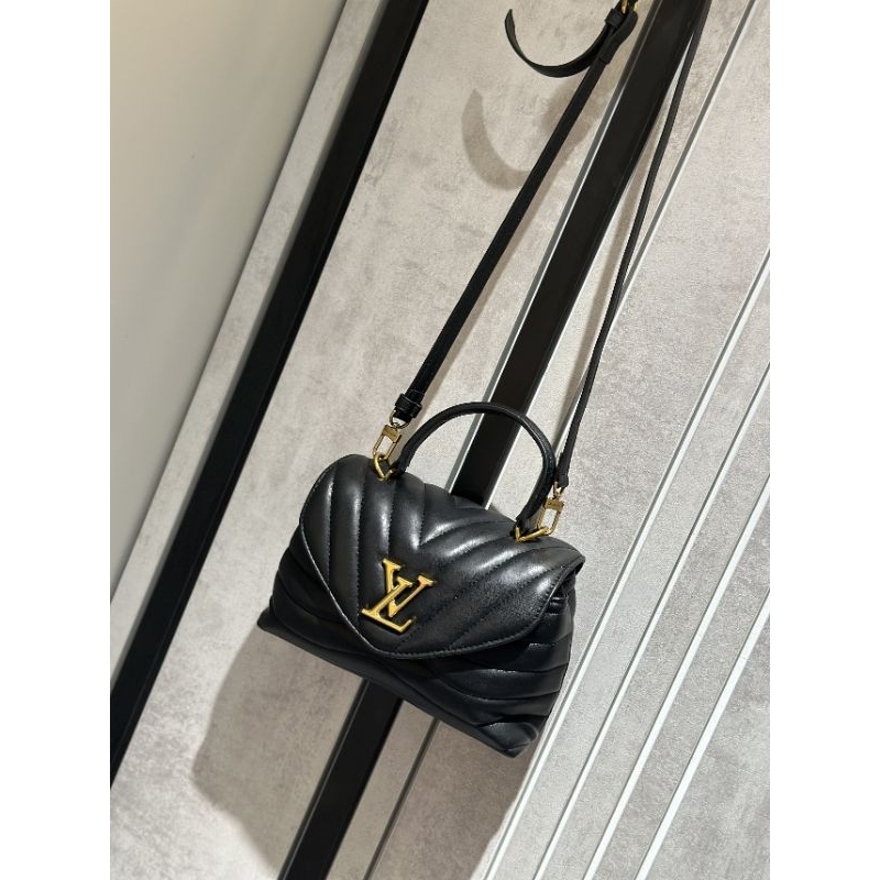 Túi L           V Hold Me