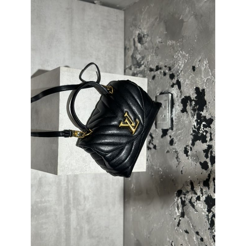 Túi L           V Hold Me