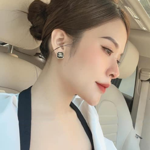 Khuyên tai VUONG45 vuông đen X sang chảnh