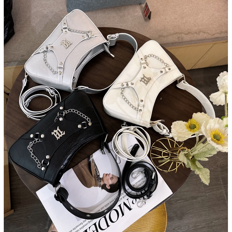 Túi đeo chéo kẹp nách dây khuy lỗ mác M mã 2 nối xích sắt mẫu mới