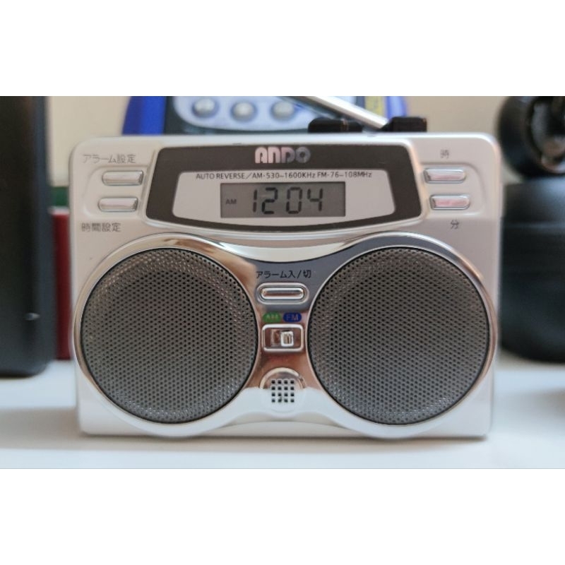 Máy Cassette cầm tay nghe hay nhìn đẹp