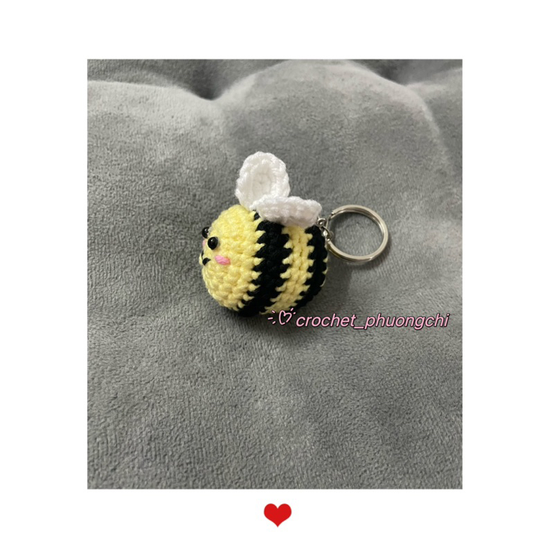 Móc khoá len hình ong dễ thương từ len handmade