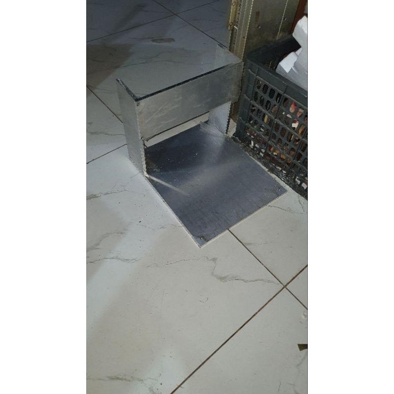 khung H như hình chế máy hàn cell