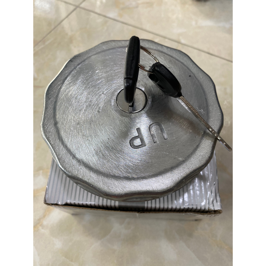 NẮP BÌNH DẦU XE TẢI HINO 500 CHÍNH HÃNG