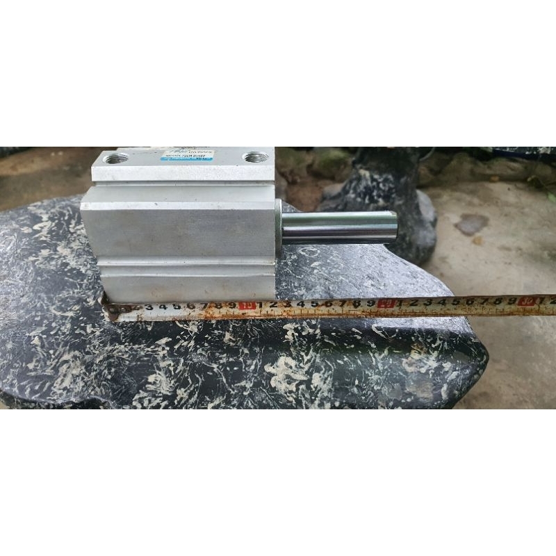 Si lanh khí nén hành trình 10 cm kích thước như ảnh và bơm nén khí hút chân không đều dc