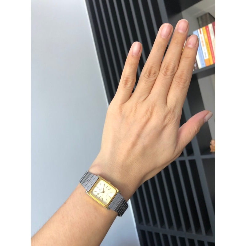 ĐỒNG HỒ NỮ CYMA THUỴ SĨ