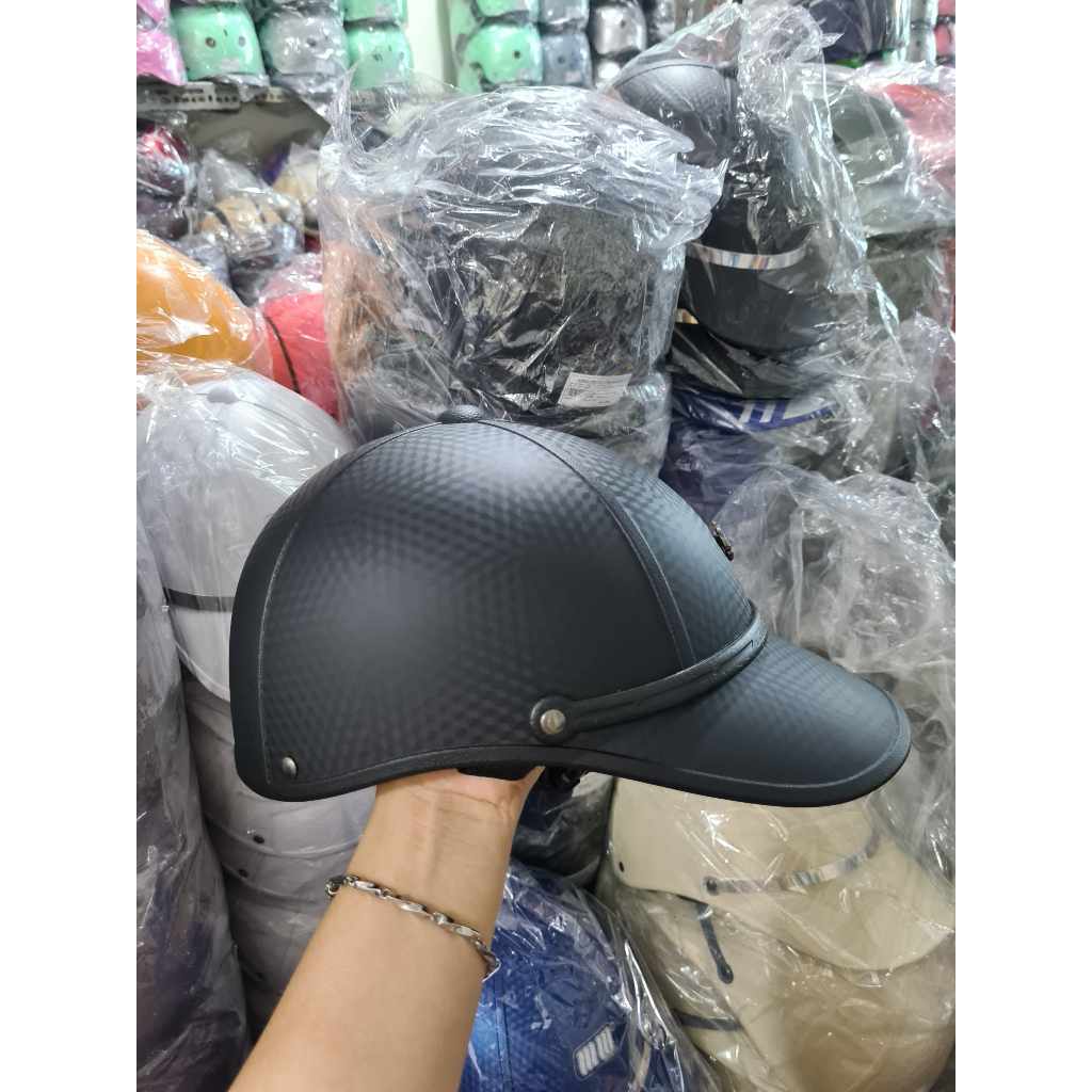 Nón bảo hiểm lưỡi trai vân carbon cao cấp freesize dành cho cả nam và nữ