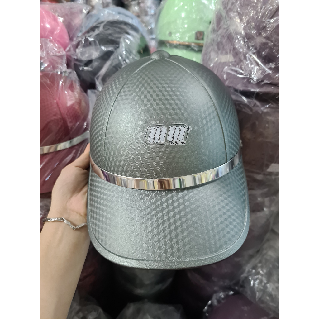 Nón bảo hiểm lưỡi trai vân carbon cao cấp freesize dành cho cả nam và nữ