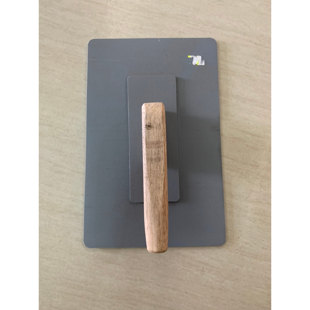 Bàn chà nhựa bàn kéo hồ xây dựng cán gỗ cam kết nhựa không vênh