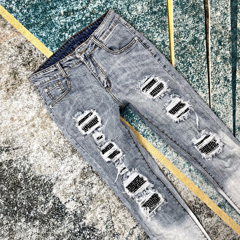 Quần jean amiri đính đá wash màu xanh bạc phong cách boy phố,quần bò đính đá màu loang bạc rách tua vải denim co giãn