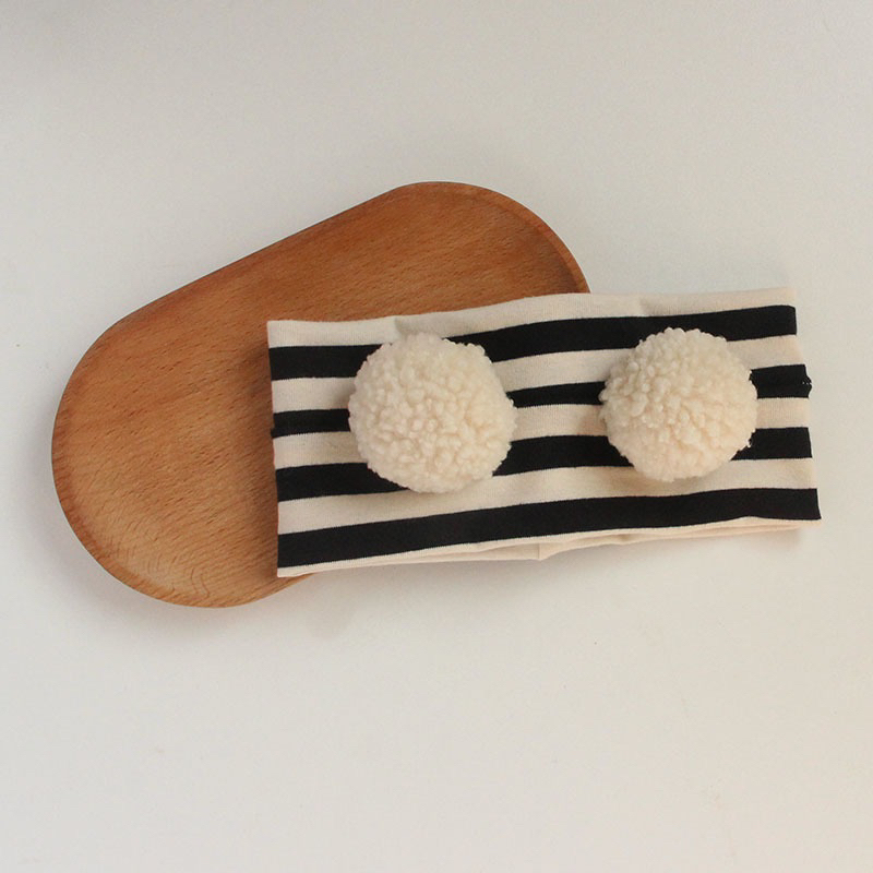 Turban sọc con ong dễ thương cho bé