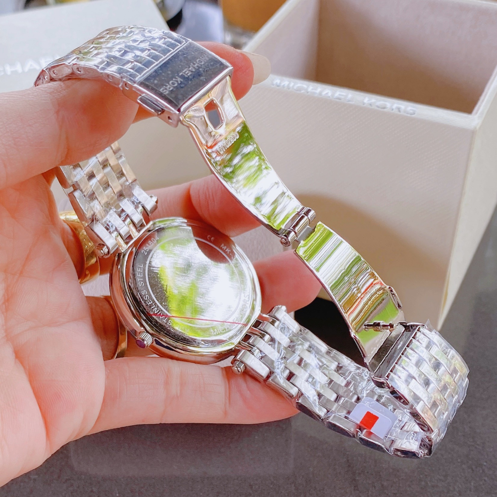 Đồng Hồ Nữ Michael Kors MK3779 Dây Kim Loại Màu Bạc 39mm