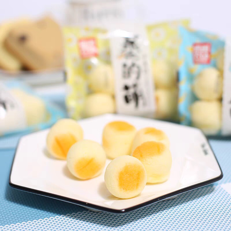 Bánh bông lan bi viên chuối và phô mai