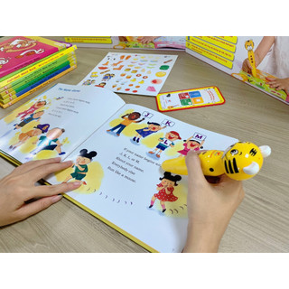 BỘ SÁCH + BÚT CHẤM ĐỌC HỌC TIẾNG ANH CHO BÉ