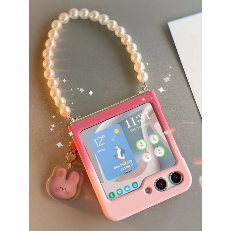 Ốp Z Flip5 - Z Flip4 - Z Flip3 - Flip5 5G hồng ombre kèm dây ngọc và tag thỏ treo dễ thương tiểu thư
