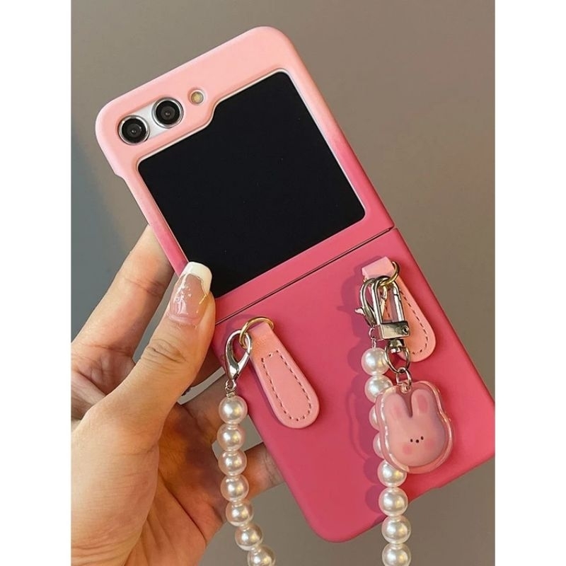 Ốp Z Flip5 - Z Flip4 - Z Flip3 - Flip5 5G hồng ombre kèm dây ngọc và tag thỏ treo dễ thương tiểu thư