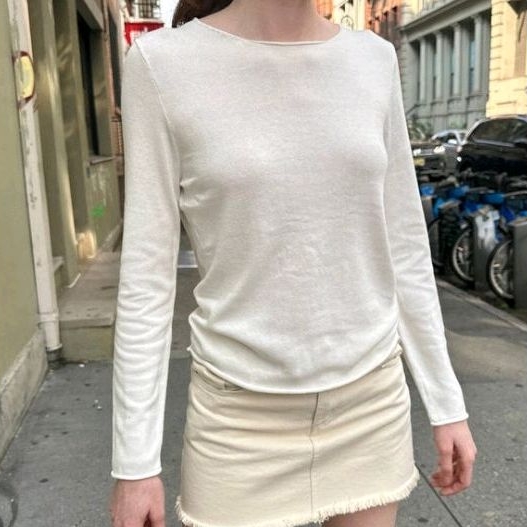 Áo thun tay dài Stella Sweater Brandy Melville