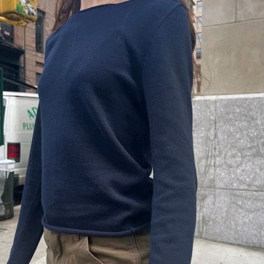 Áo thun tay dài Stella Sweater Brandy Melville