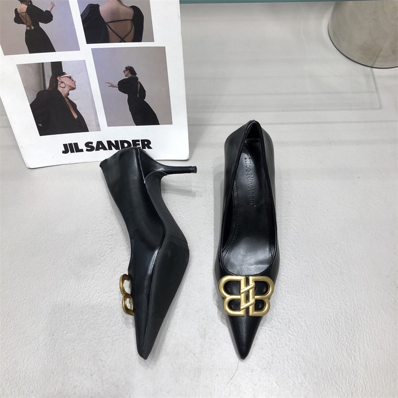 Giày cao gót logo BB vàng mũi nhọn da mềm 908-3