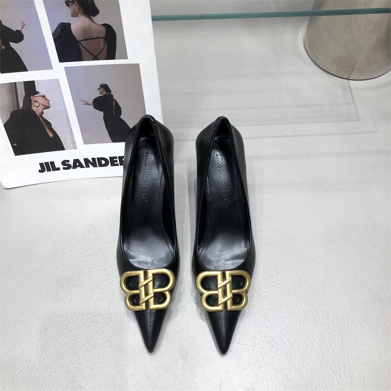 Giày cao gót logo BB vàng mũi nhọn da mềm 908-3