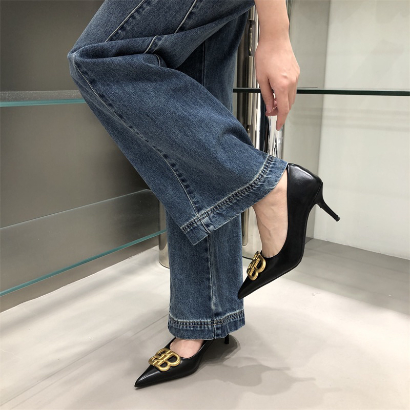 Giày cao gót logo BB vàng mũi nhọn da mềm 908-3