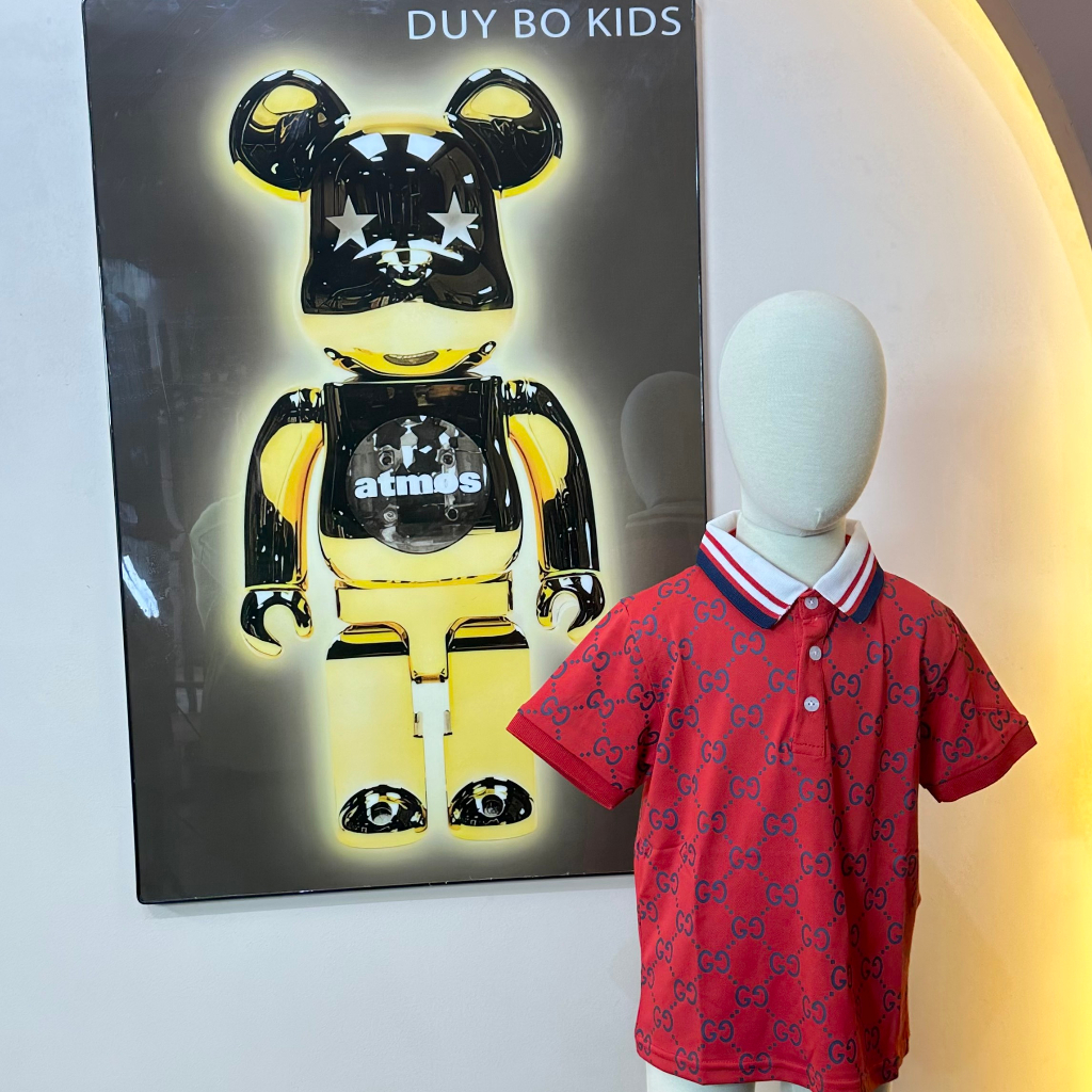 Áo polo in họa tiết đỏ phối cổ dệt trắng cho bé trai size từ 10kg đến 40kg