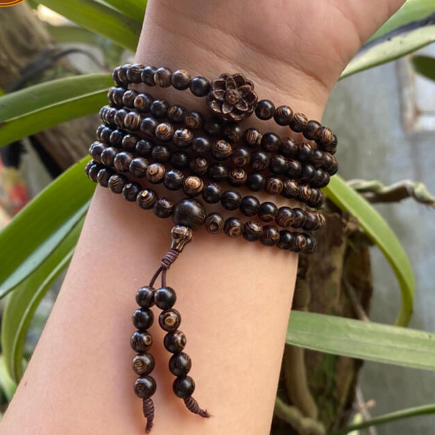 NHIỄU MẪU - Chuyên sỉ vòng tay Trầm hương 108 kết hợp charm bạc ta phủ vàng 24k