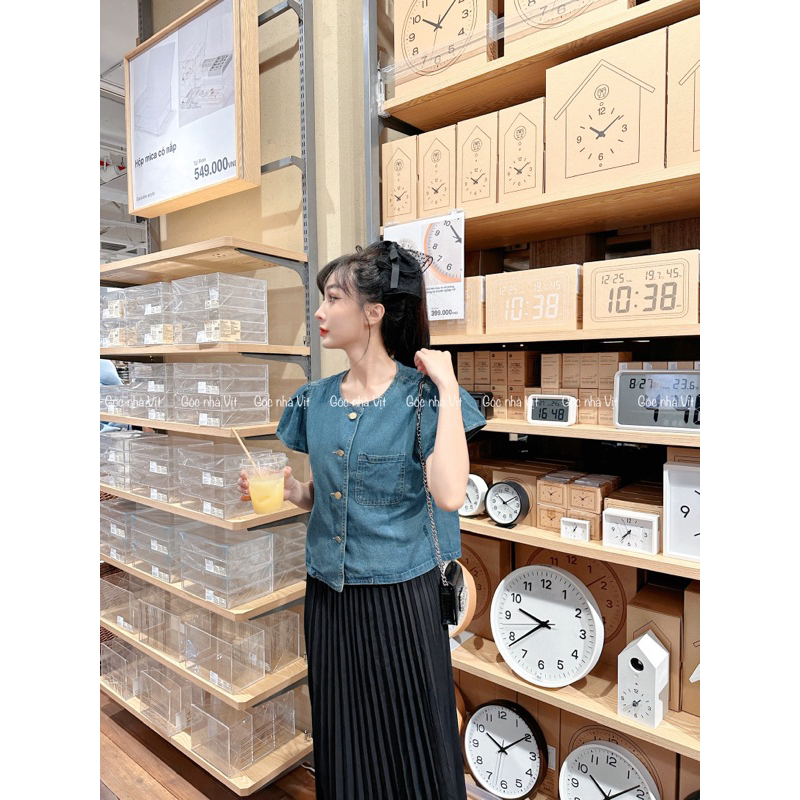 Áo Jean đính nút tay phồng xếp ly