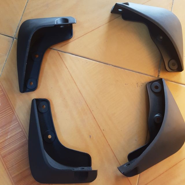 Chắn bùn xe Kia Forte 2007 đến 2012 kèm ốc vít