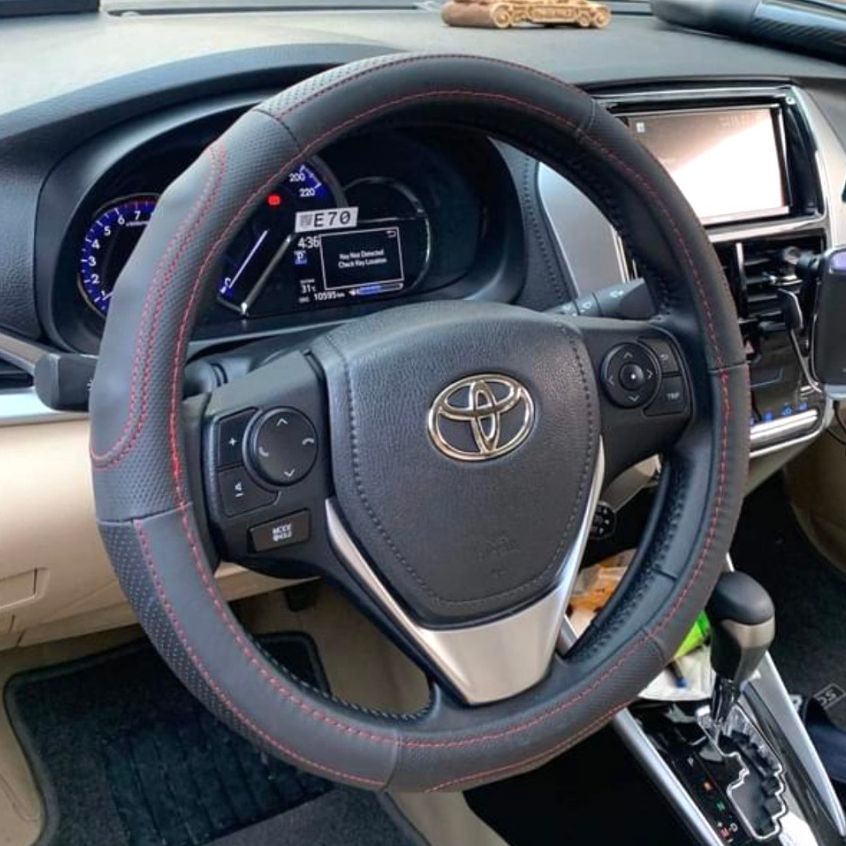 Bọc vô lăng tay lái ô tô xe hơi DA BÒ THẬT cao cấp dành cho xe 4 chỗ 5 chỗ 7 chỗ