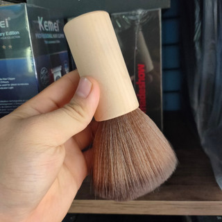 Chổi phủi tóc chuyên nghiệp cán gỗ tròn lông mềm