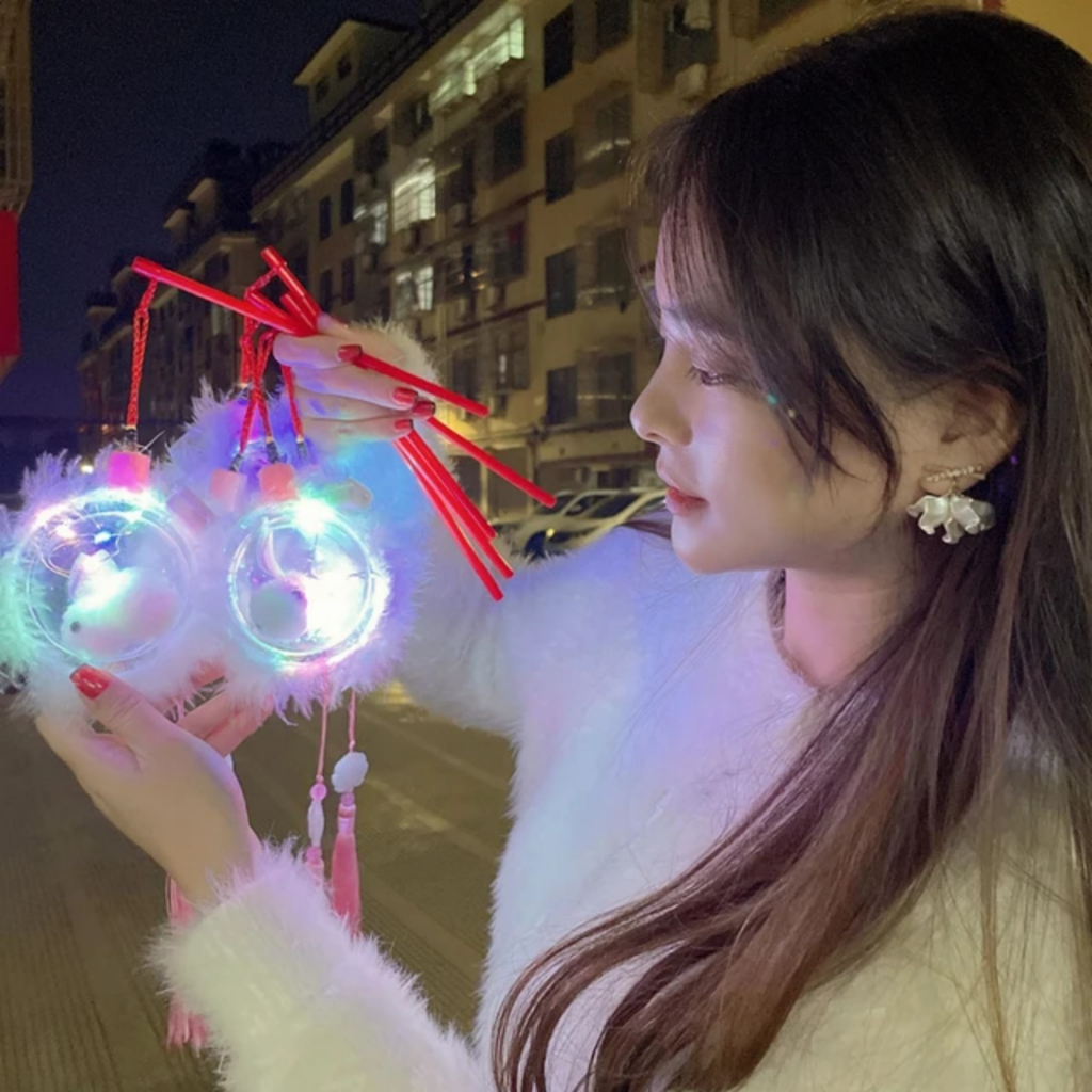 Đèn Lồng Thỏ Ngọc Cầm Tay Có Đèn Led Phát Sáng