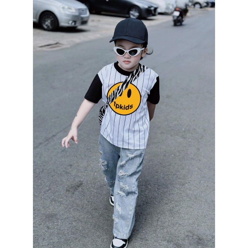 Áo thun kẻ tay phối đen hình mặt cười, Áo thun gia đình,TP KIDS