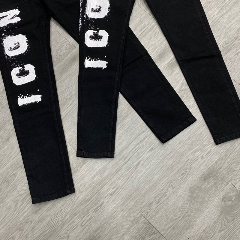 Quần jean dsq2 icon đen trơn chữ sơn icon trắng đơn giản không rách,quần bò icon chữ icon dọc đùi