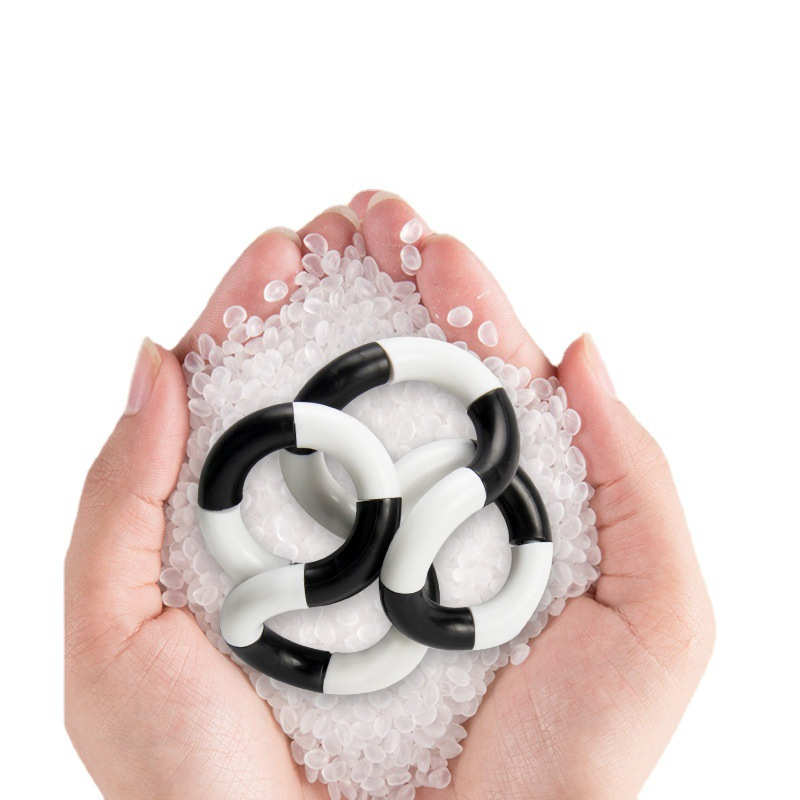 Dây nhựa ma thuật 18 đoạn biến hình cho bé thỏa sức sáng tạo, rèn luyện đôi tay khéo léo, kiên trì