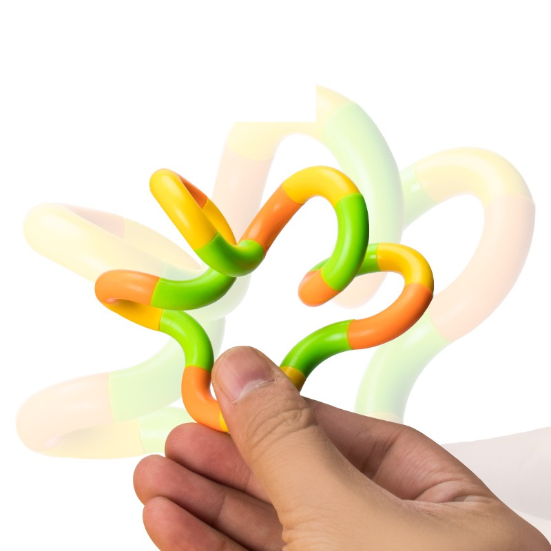 Dây nhựa ma thuật 18 đoạn biến hình cho bé thỏa sức sáng tạo, rèn luyện đôi tay khéo léo, kiên trì