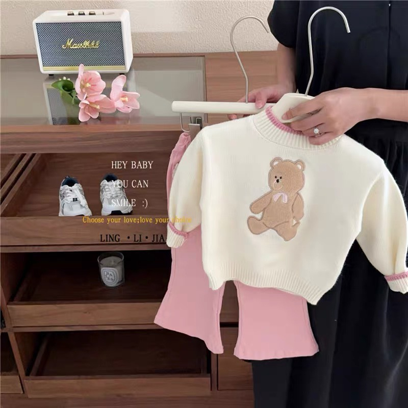 Áo len gấu nâu , quần loe QCCC Bé Gái