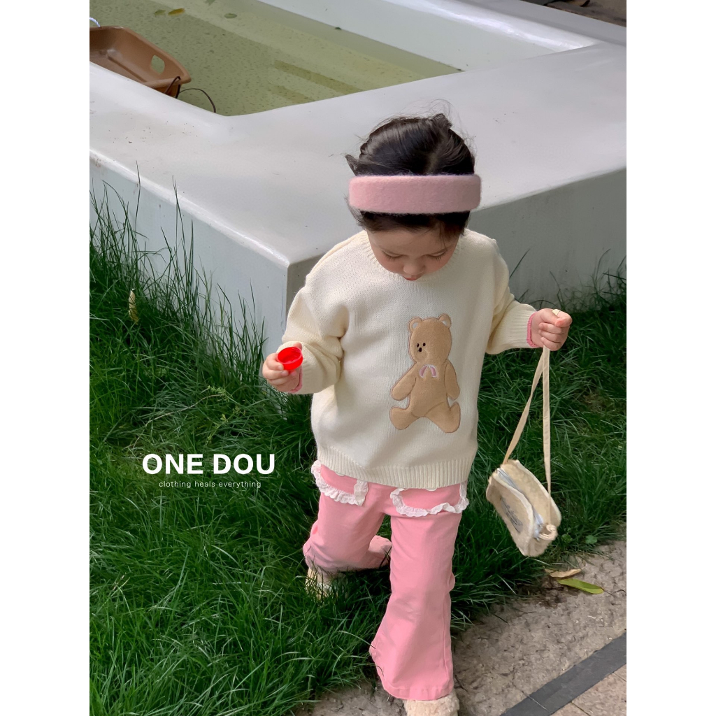 Áo len gấu nâu , quần loe QCCC Bé Gái